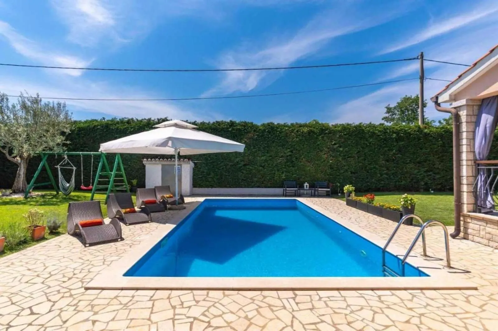 Villa Mia & Iva For 6 Plus 2 People Near Porec With Private Pool & Kids Playground - Pet Friendly 크로아티아