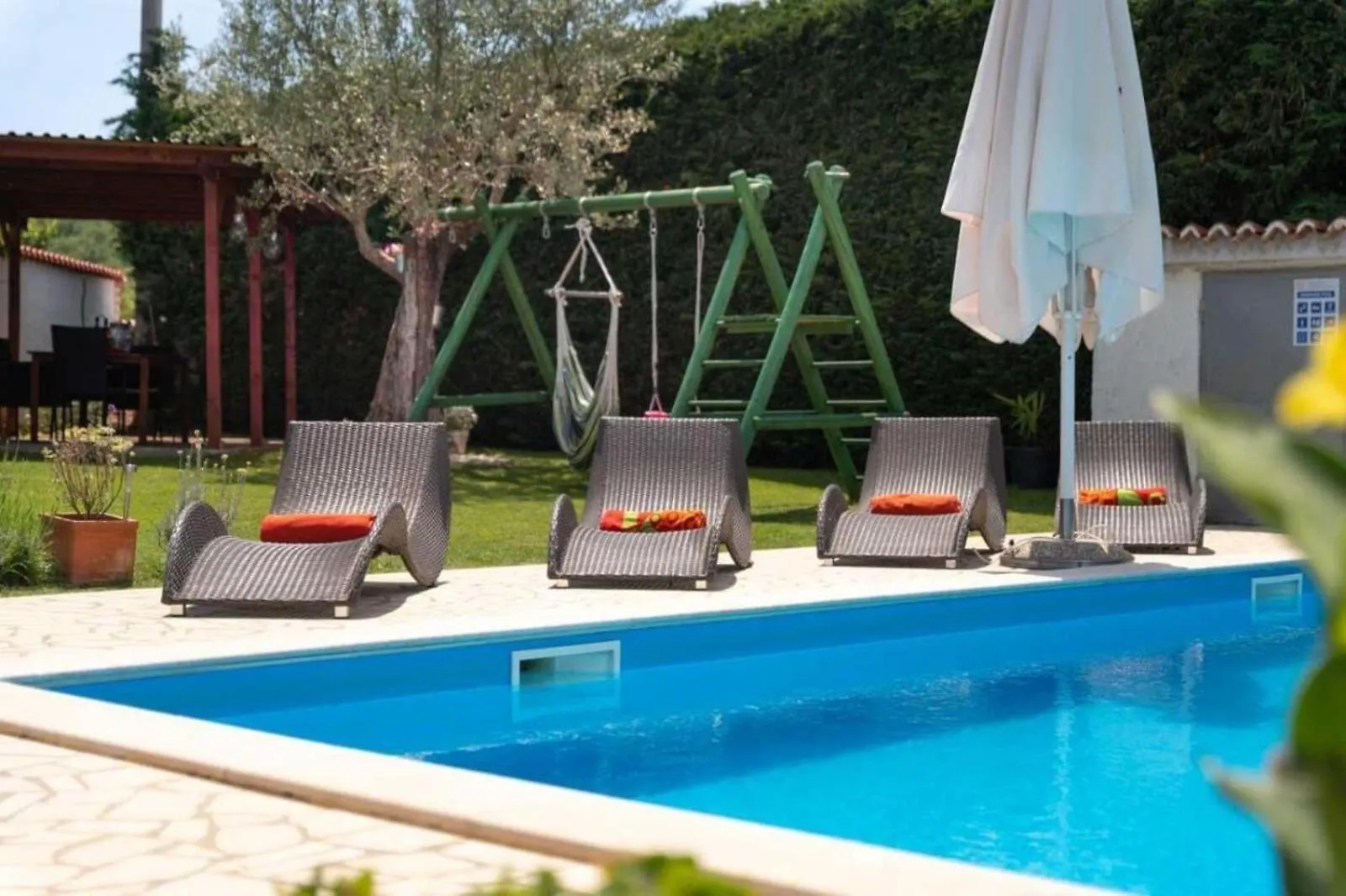 Villa Mia & Iva For 6 Plus 2 People Near Porec With Private Pool & Kids Playground - Pet Friendly