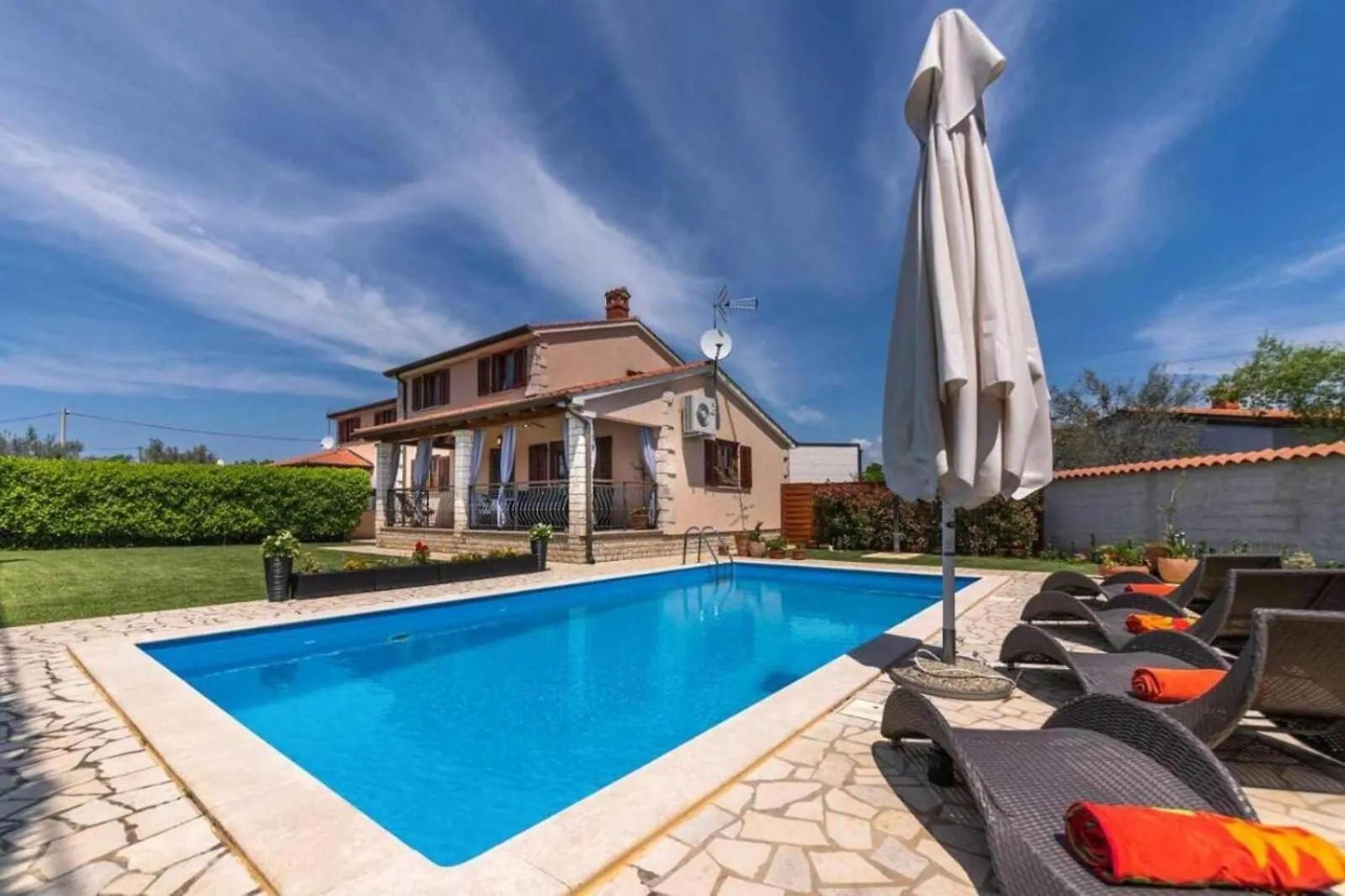 Villa Mia & Iva For 6 Plus 2 People Near Porec With Private Pool & Kids Playground - Pet Friendly
